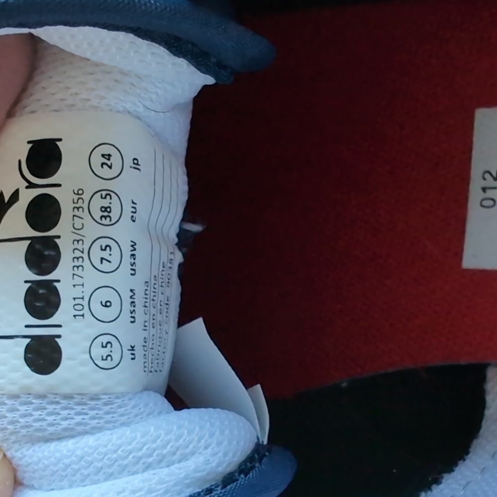 🌸DIADORA RUNNING SHOES PRACTICALLY NEW - Picture 7 of 9